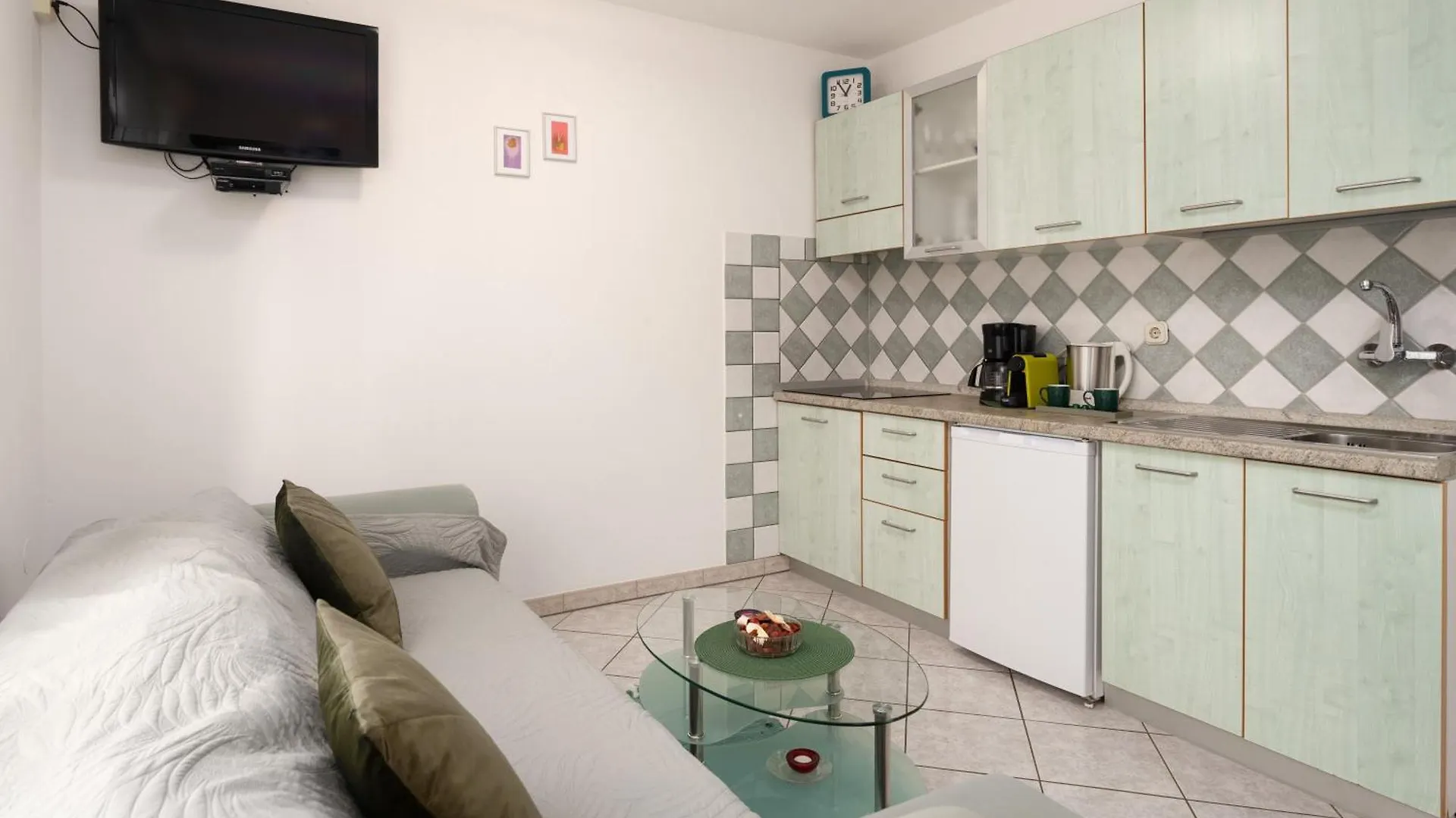 Ferienwohnung Mit Terrasse Apartment Funtana