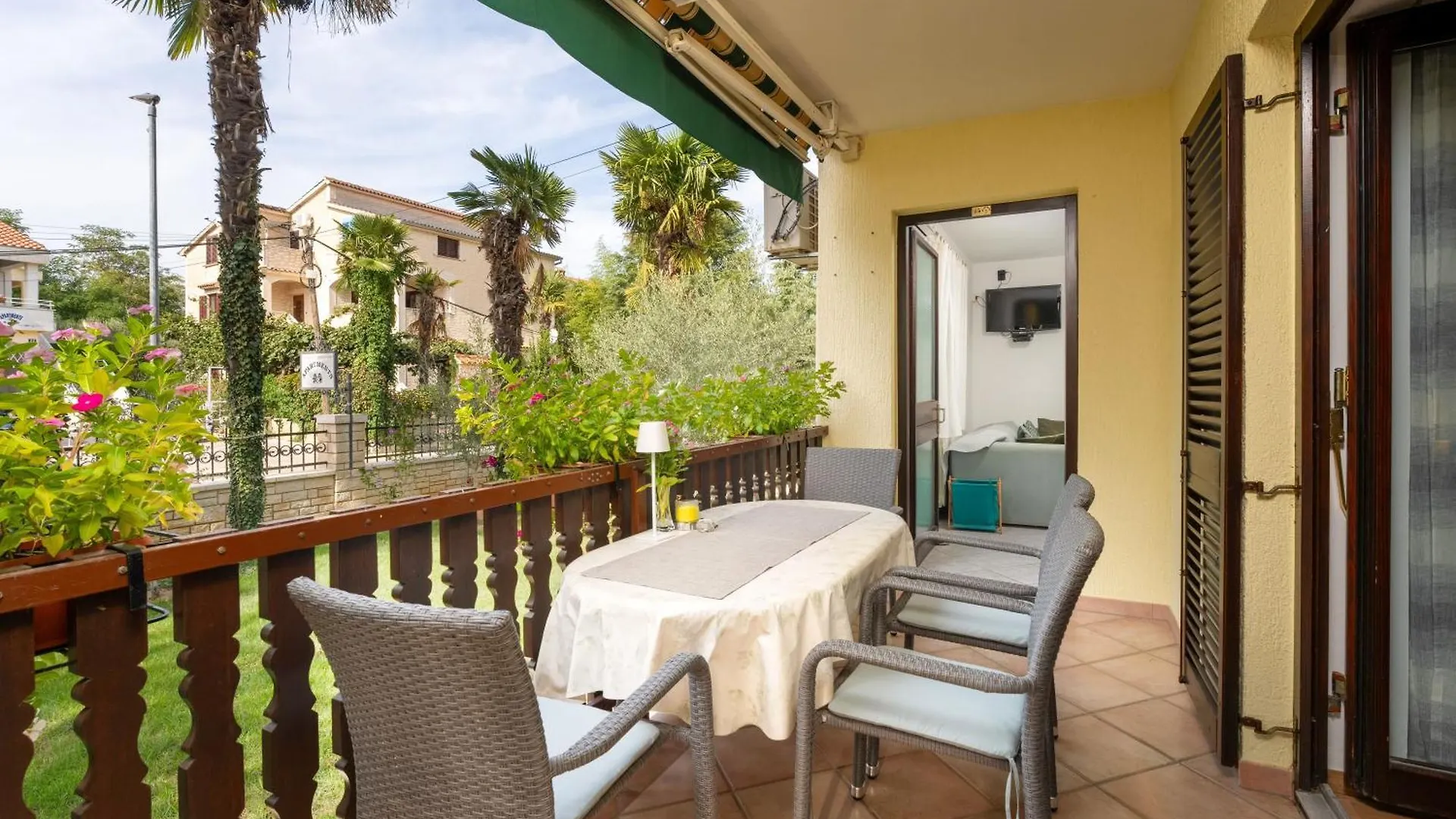 Ferienwohnung Mit Terrasse