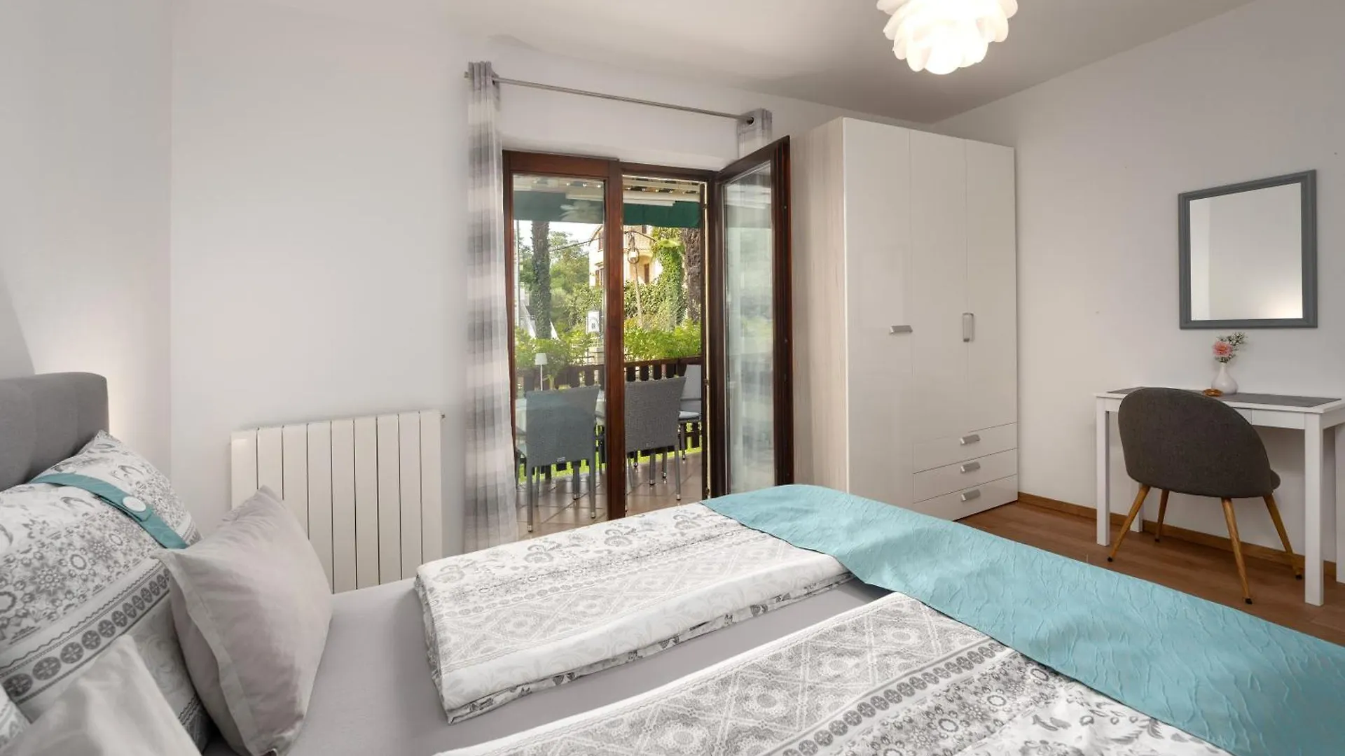 Apartment Ferienwohnung Mit Terrasse
